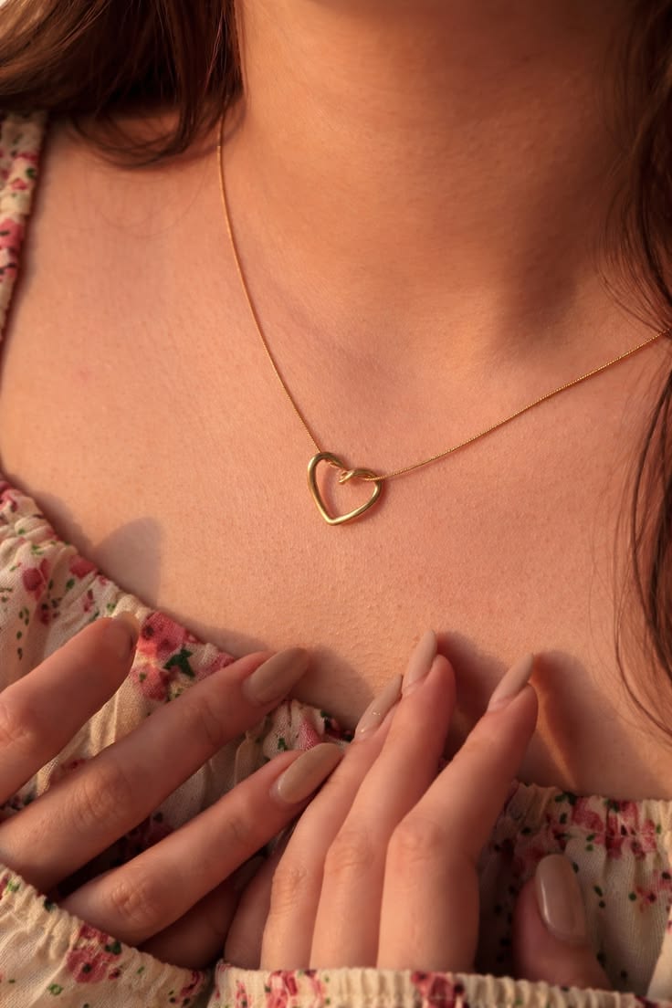 Hearty Swan Necklace